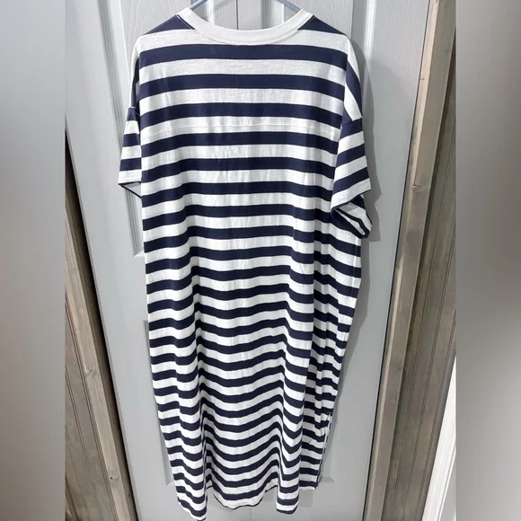 EUC Old Navy - Navy and White Striped Dress with slits in bottom size 4X - Picture 3 of 4